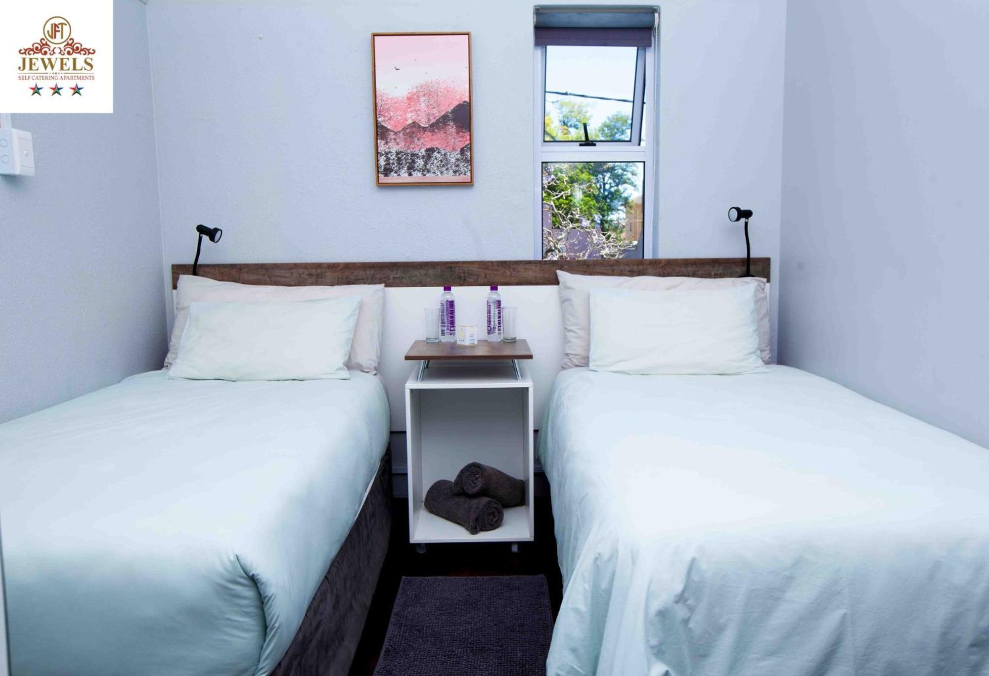 Jft Self Catering Units Bed & Breakfast East London Eksteriør bilde