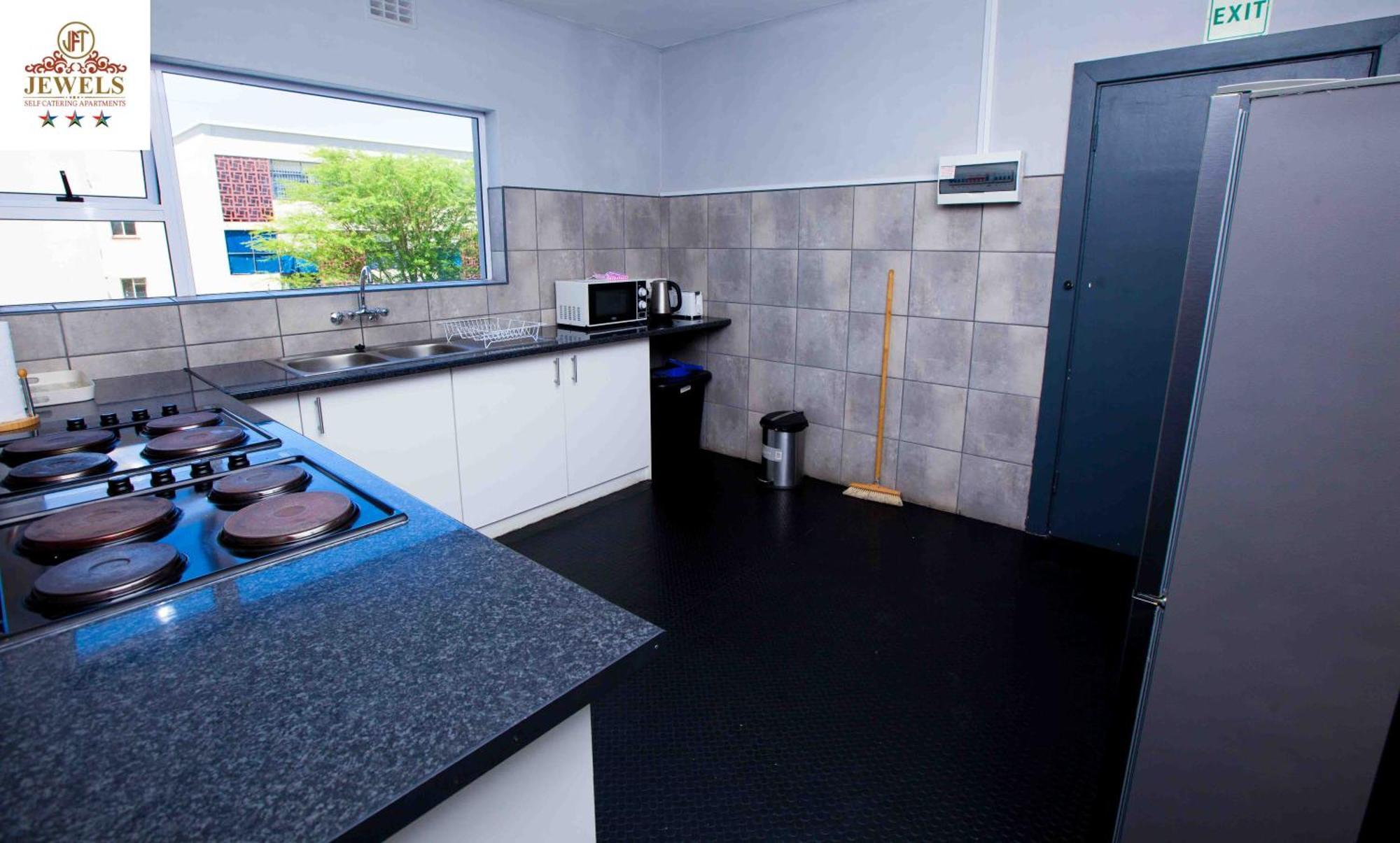Jft Self Catering Units Bed & Breakfast East London Eksteriør bilde