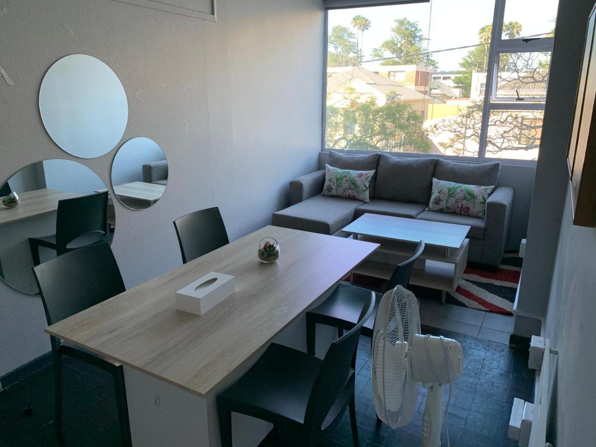Jft Self Catering Units Bed & Breakfast East London Eksteriør bilde